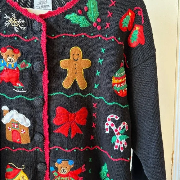 Nutcracker | Vintage Holiday Appliqué and Embroidery Cardigan | Medium - Picture 5 of 9